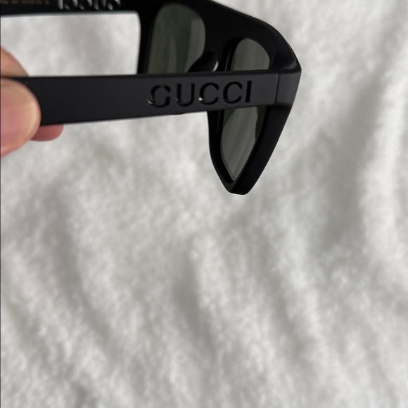 Gucci Matte Black Sunglasses Men or Women - Picture 3 of 6